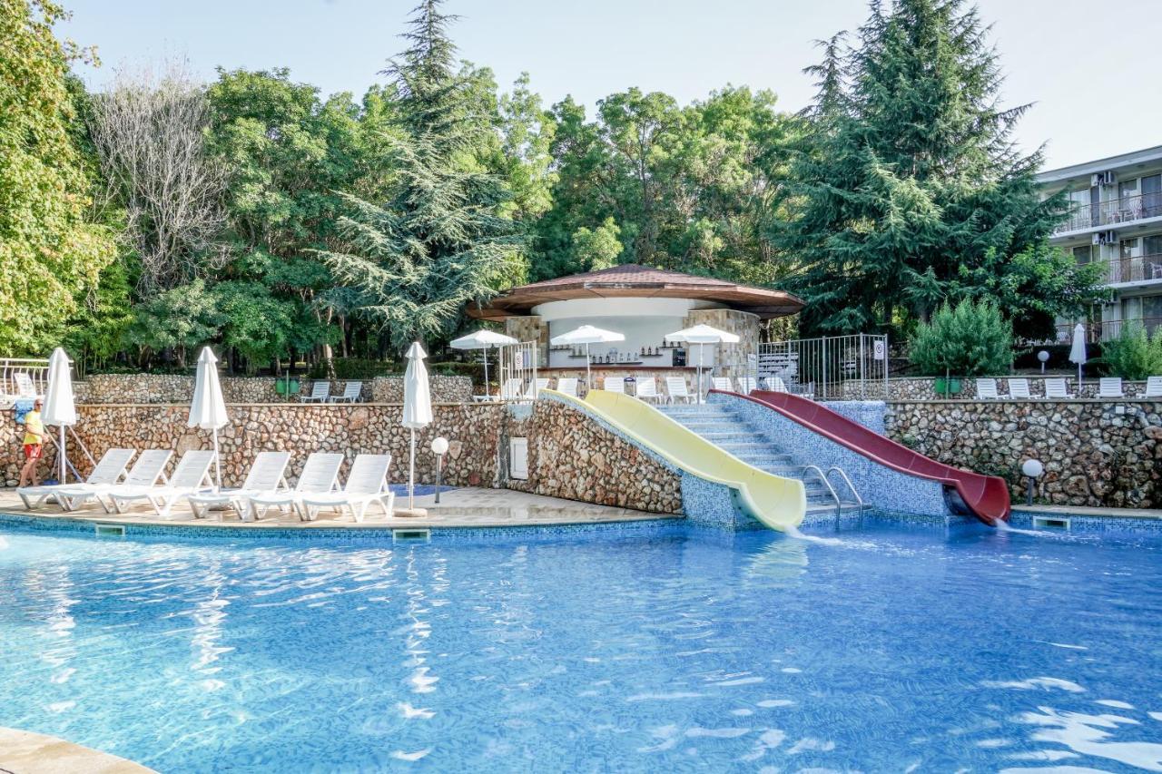 Vita Park Hotel & Aqua Park 알베나 외부 사진
